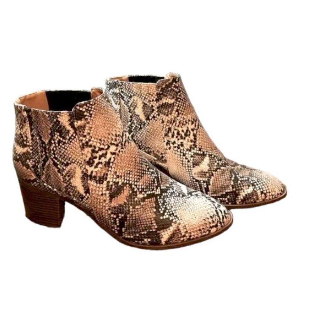 Maurice’s Women’s Snake Skin Heeled Boots Size 11